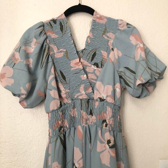 NWOT Blue pink floral jumpsuit puff sleeve shirred elastic waistExcellent